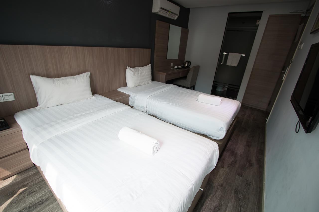 Hotel 99 Pusat Bandar Puchong Extérieur photo