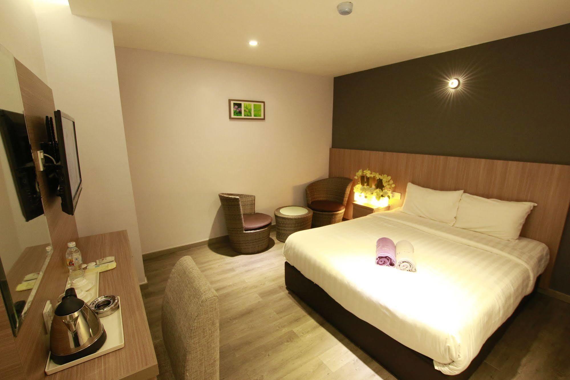 Hotel 99 Pusat Bandar Puchong Extérieur photo