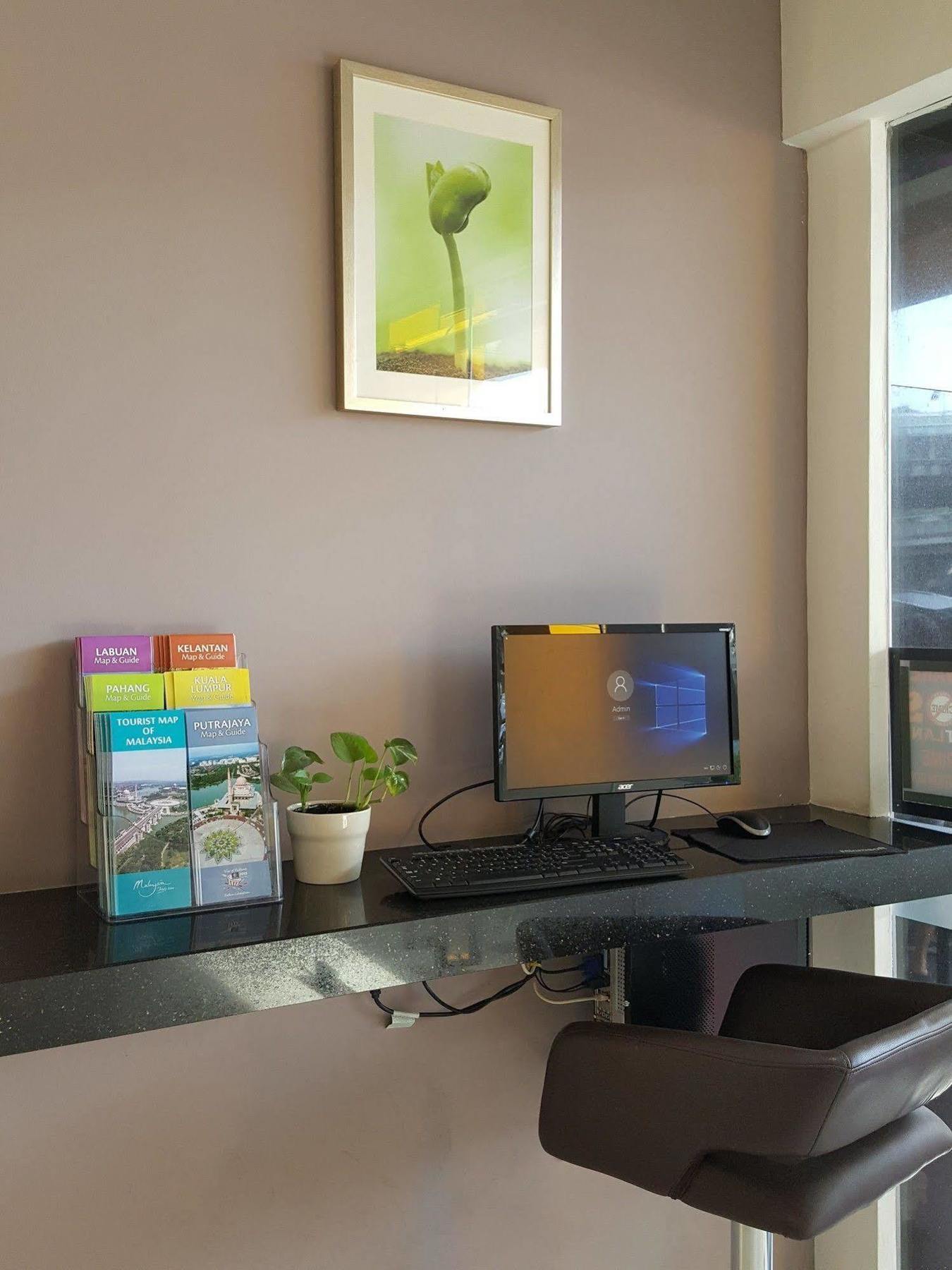 Hotel 99 Pusat Bandar Puchong Extérieur photo