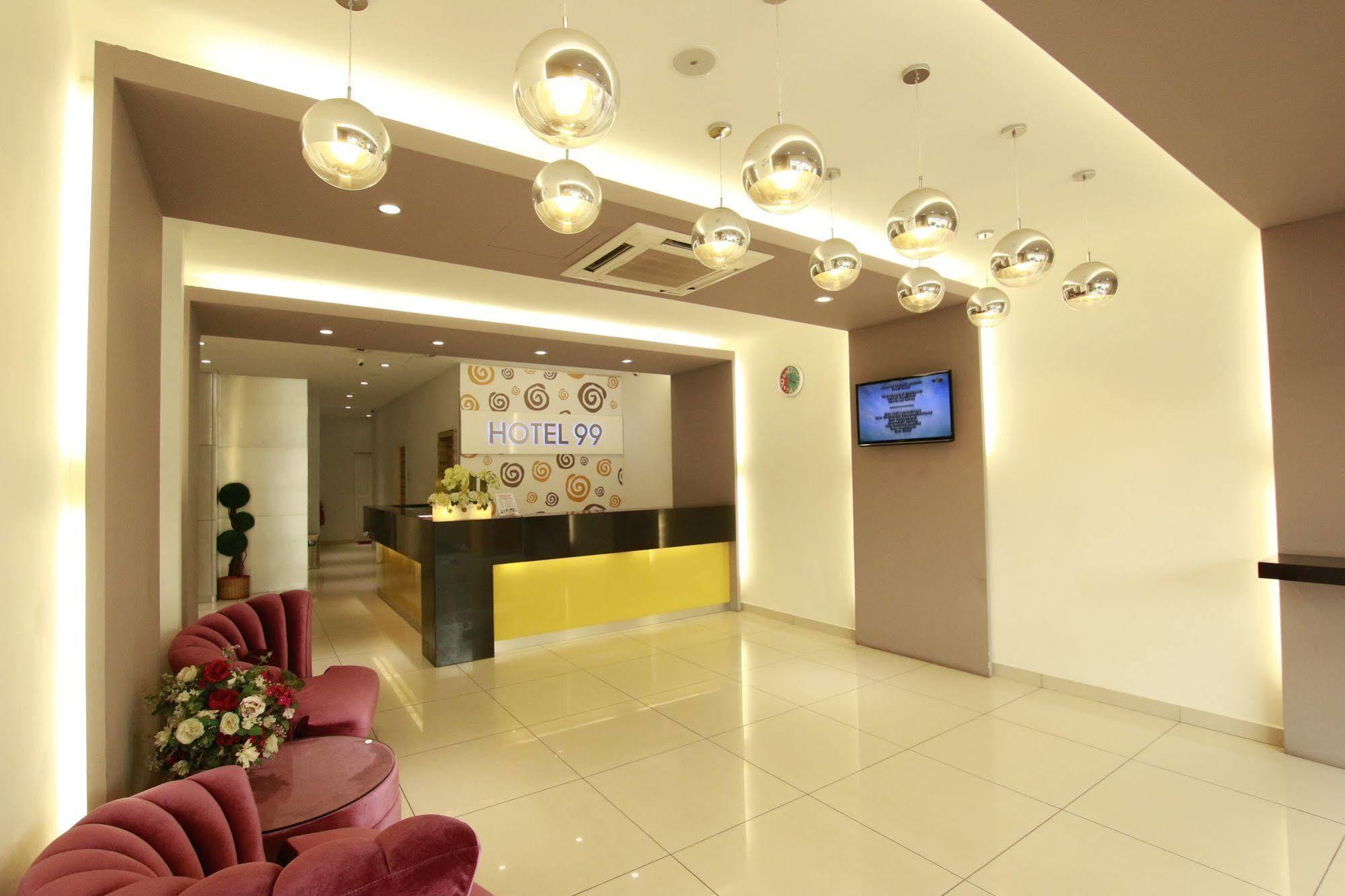 Hotel 99 Pusat Bandar Puchong Extérieur photo
