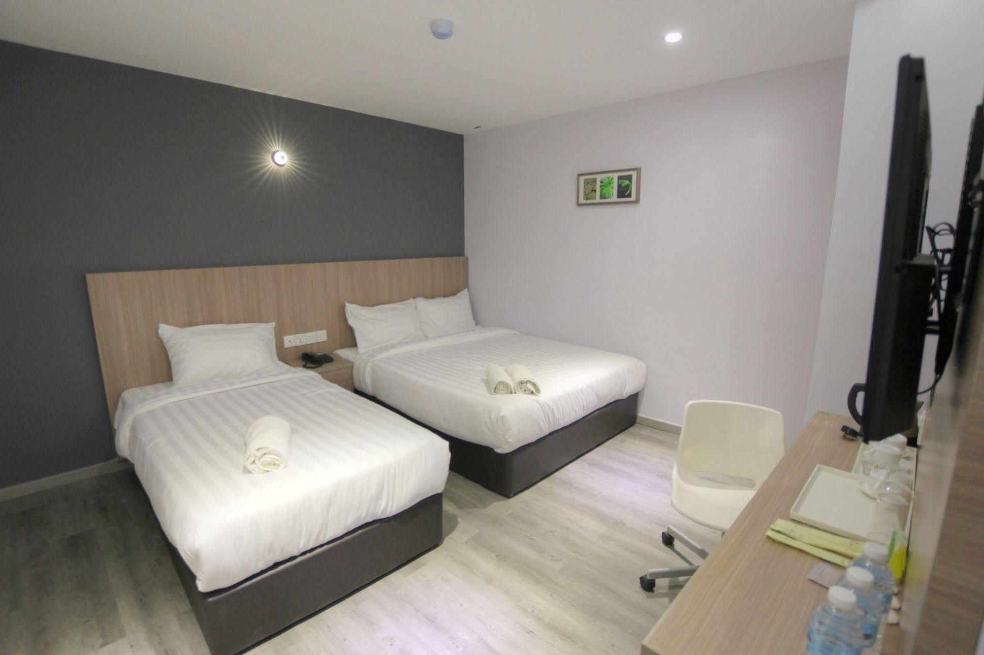 Hotel 99 Pusat Bandar Puchong Extérieur photo