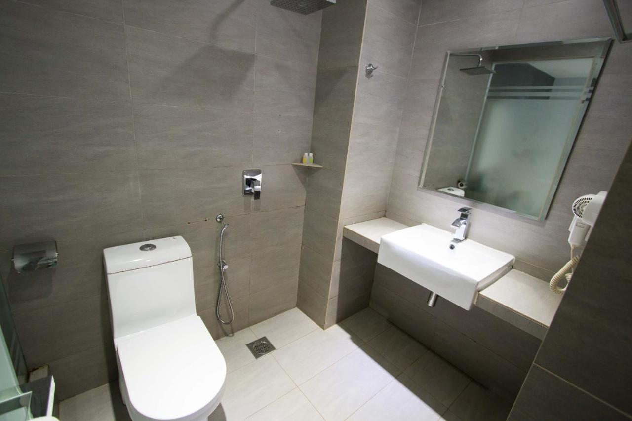 Hotel 99 Pusat Bandar Puchong Extérieur photo